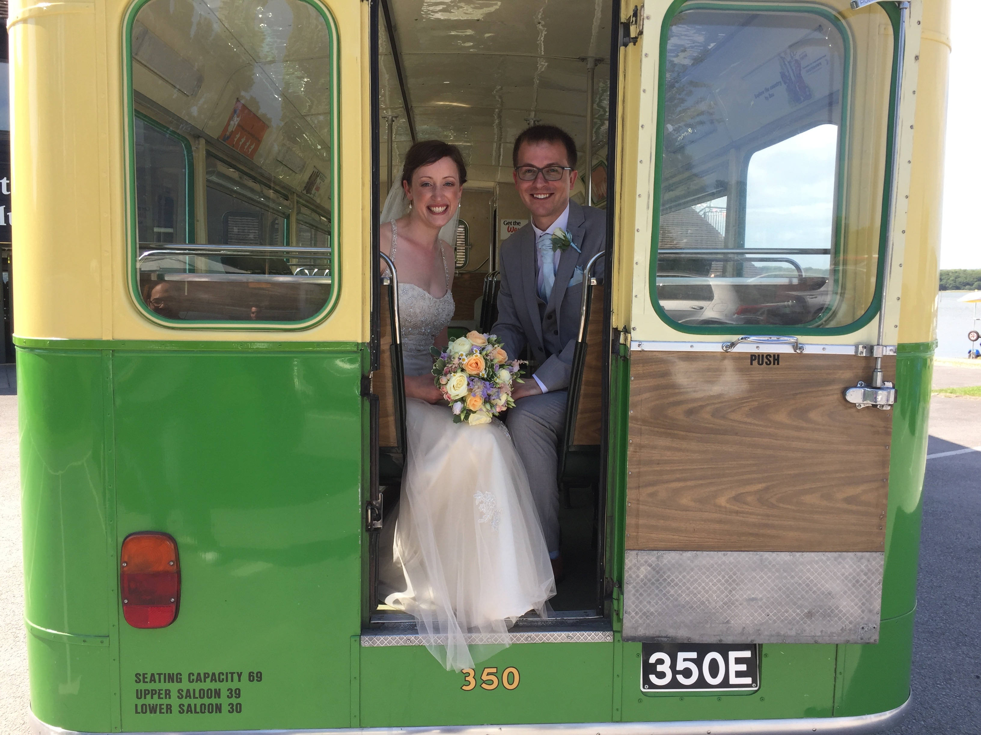 Closed-top bus