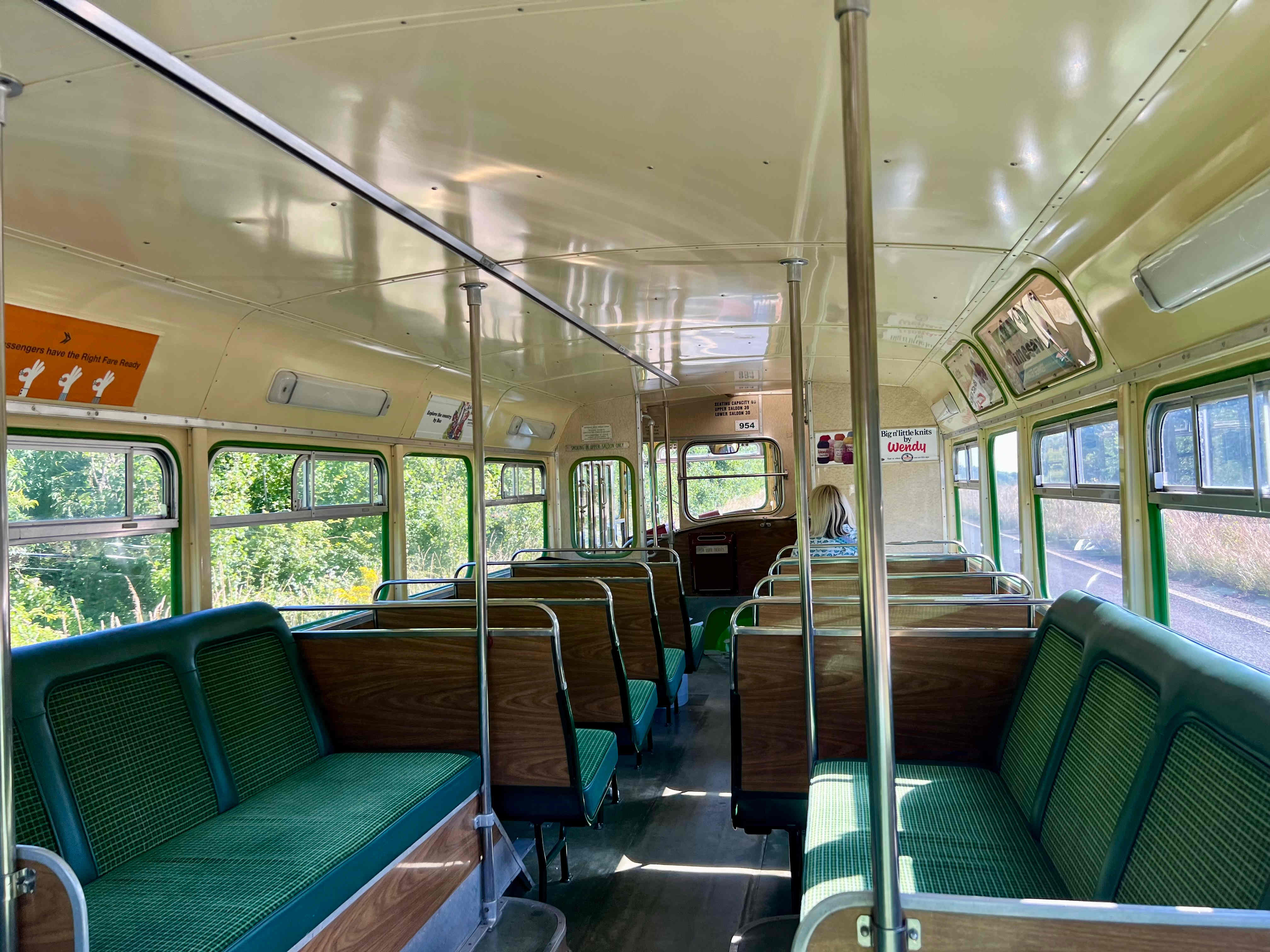 Closed-top bus